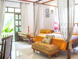គុហាលំហែធម្មជាតិជើងភ្នំ - Tropical Hill Kep