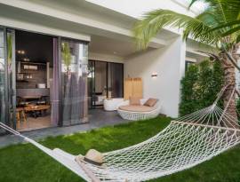 White Boutique Hotel & Residences